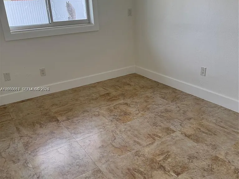 10835 SW 154th Ter — Photo 13