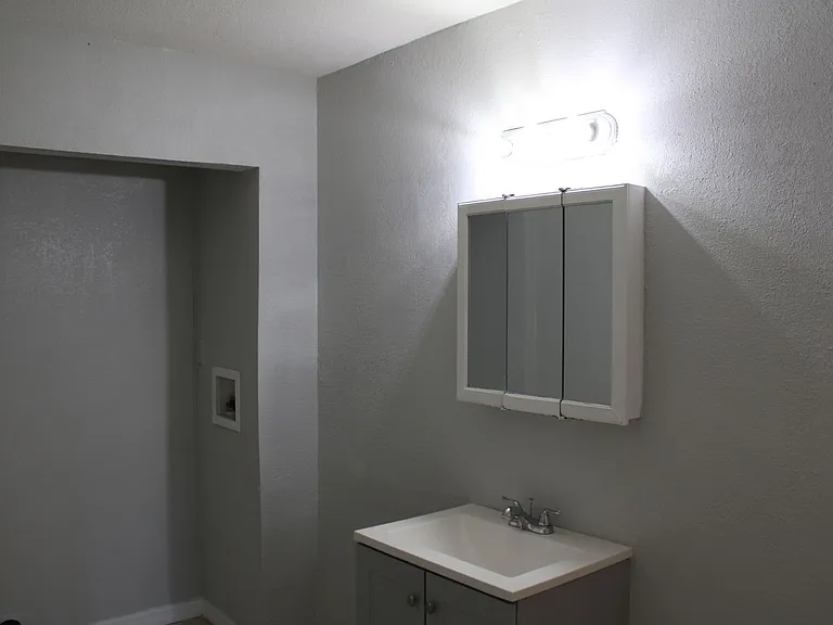 Louisiana Apartments — Photo 14