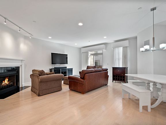 3rd image of 6349 Hennings Ct