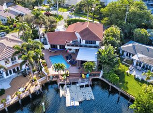 907 Hyacinth Dr, Delray Beach, FL 33483