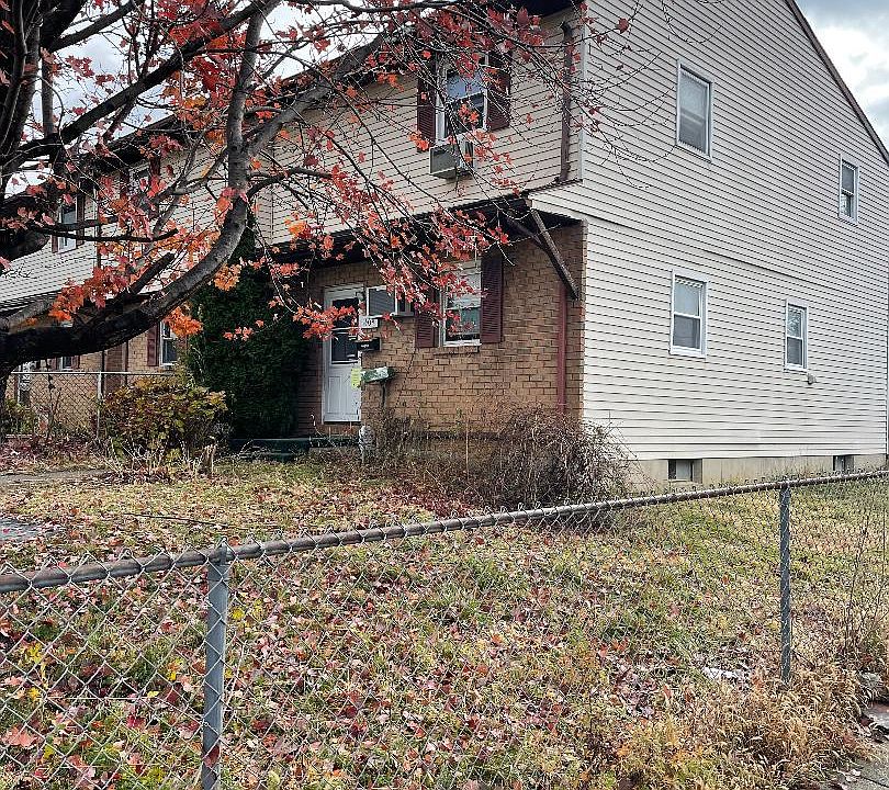 1st image of 1404 E Pennsylvania St