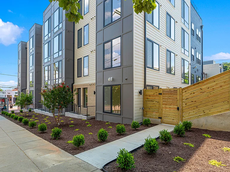 501 Kennedy Apartments — Photo 10