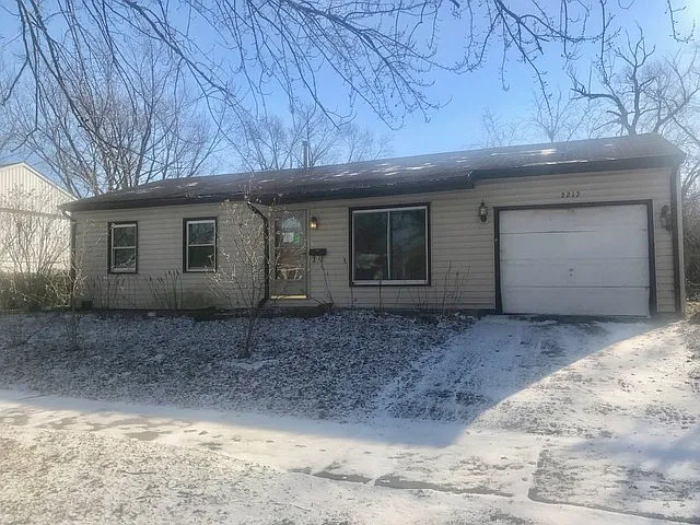 2212 221st St photo 1