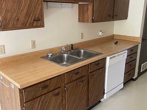 2nd image of 512 Breezy Point Dr #11225560