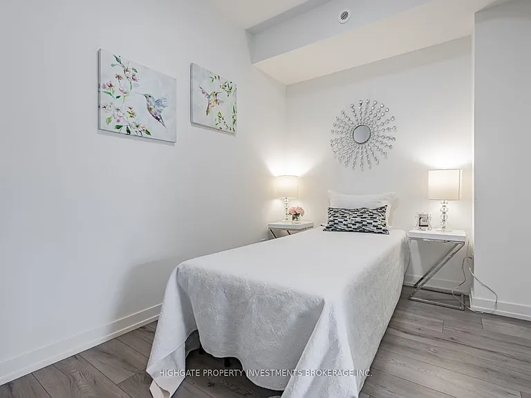 266 Finch Ave E #13 — Photo 24