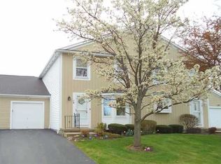 16 Hanna Ln, Webster, NY 14580