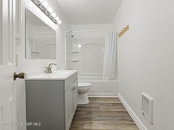 5th image of 4302 Rowe Ave
