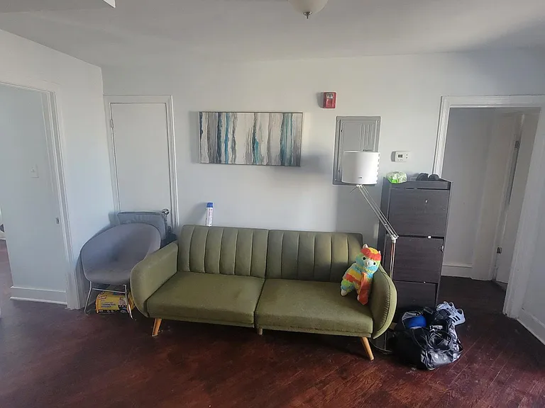 606 S American St #3 — Photo 3