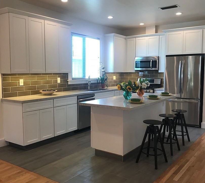 1st image of 126 S Avenue 63