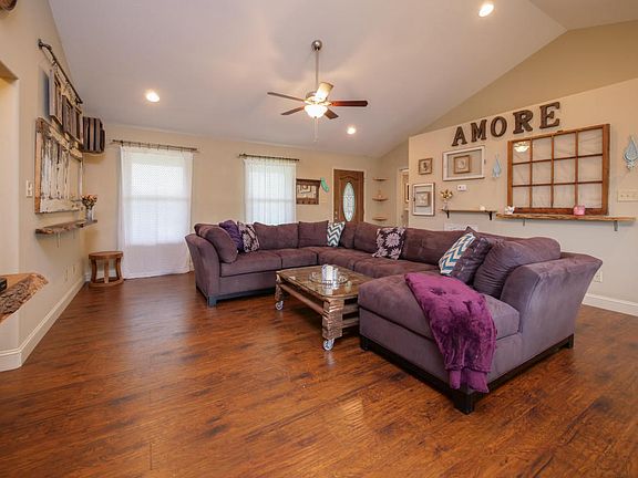 3rd image of 1329 Fieldwood Dr