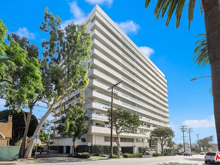838 N Doheny Dr #906 — Photo 1