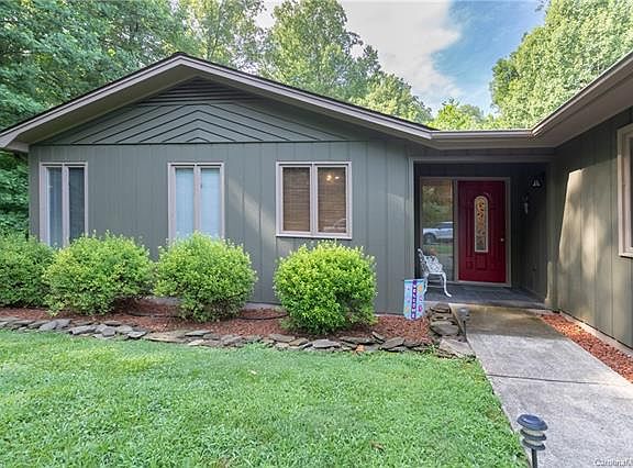 4th image of 240 Sanford Dr