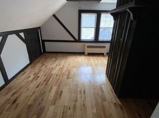 144 W Woods Rd, Hamden, CT 06518