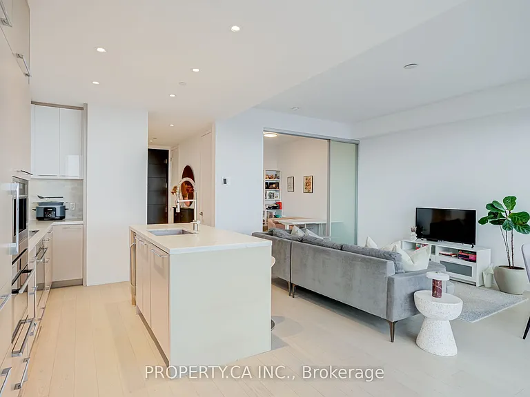488 University Ave #5308 — Photo 11