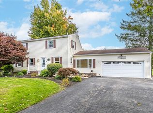 6432 Lakeside Rd, Ontario, NY 14519