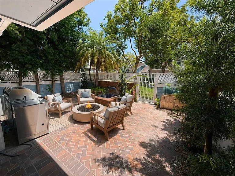 600 Wakefield Ct #102 — Photo 24