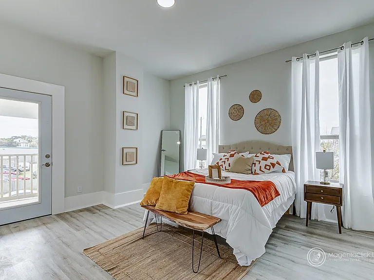 Sealy St — Photo 15