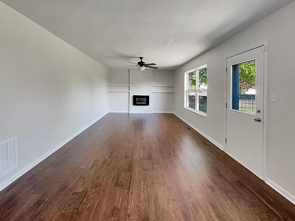 3rd image of 10319 Stillwell Ct