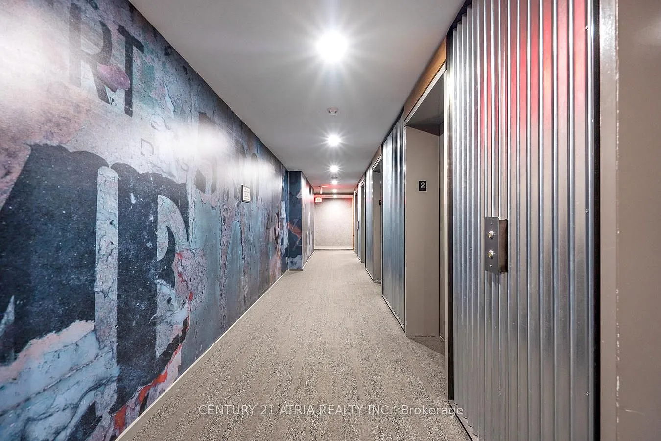 Five Condos — Photo 3