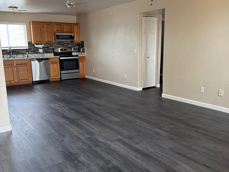 1574 E 28th Ave #2 — Photo 5