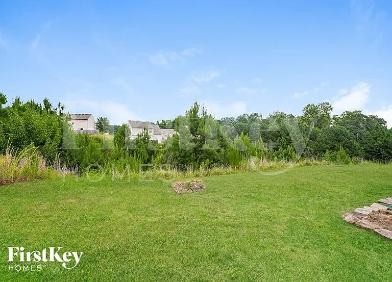 1035 Sutherland Dr — Photo 15