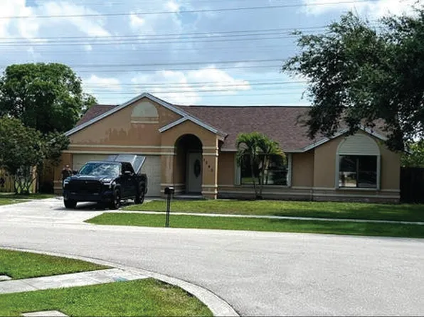 1540 Chapparel Way, Wellington, FL 33414