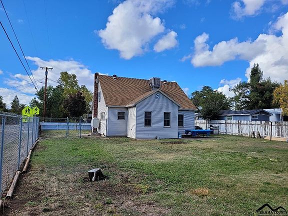 3rd image of 7840 Stanford Ave