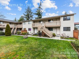 325 NE Kettle St APT 210, Oak Harbor, WA 98277