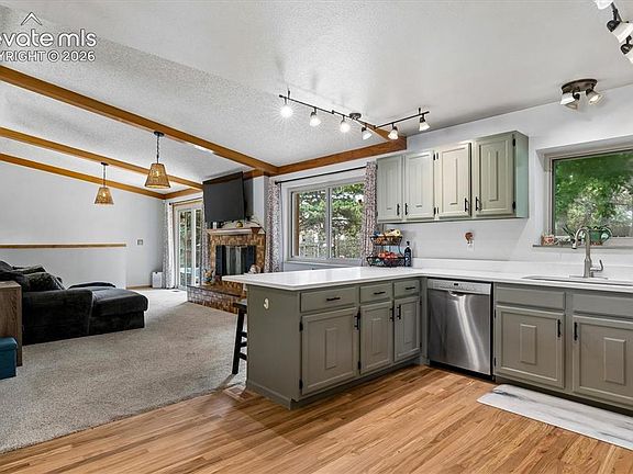 5th image of 3825 Wesley Ct