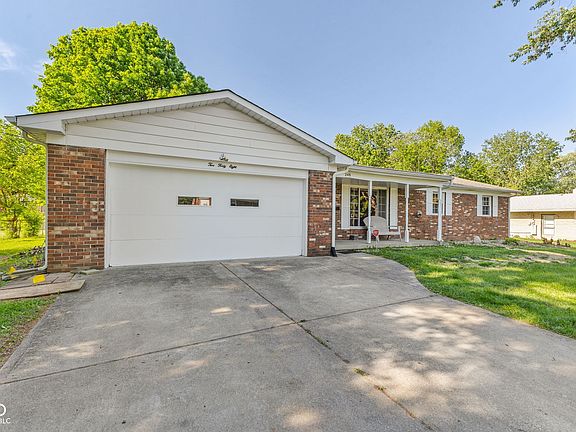 2nd image of 248 Tulip Dr