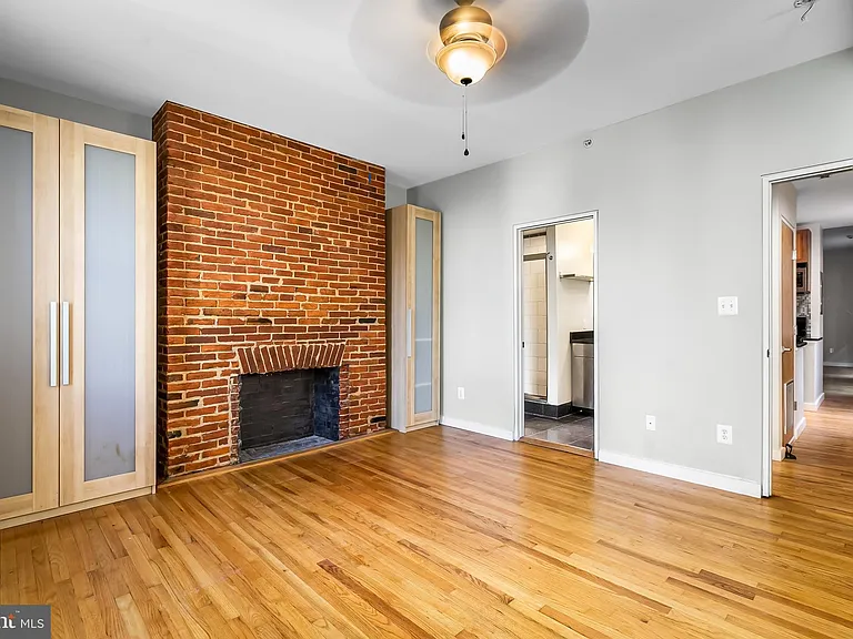 18 E Madison St #4 — Photo 27