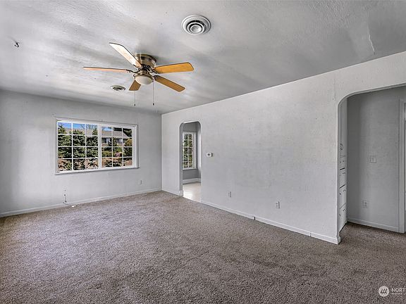 3rd image of 634 Avon Avenue