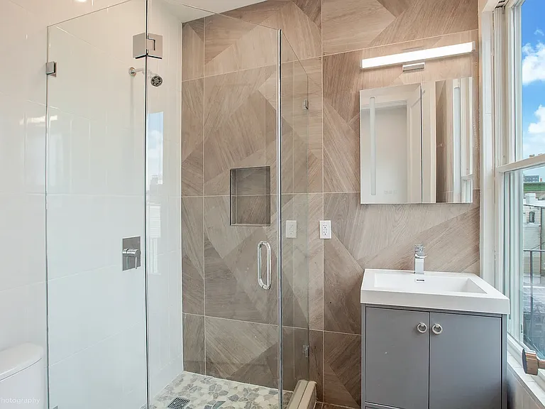 190 Wyckoff Ave #3R — Photo 4
