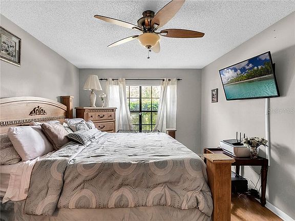 5th image of 4219 Shades Crest Ln