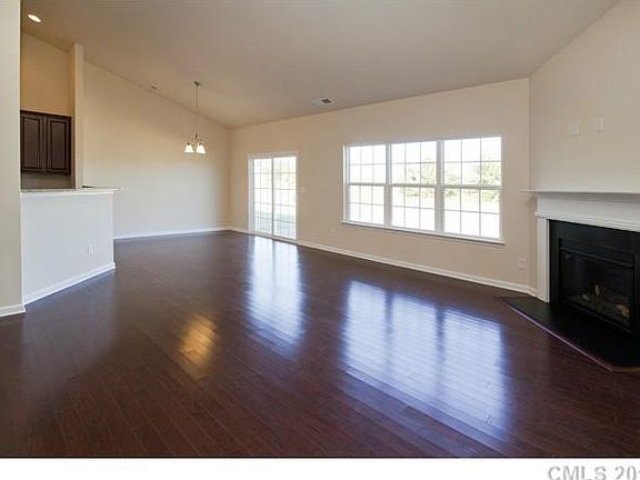 3rd image of 6108 Vevey Ln #11
