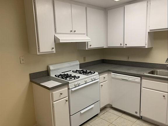4th image of 437 N Chester Ave #107