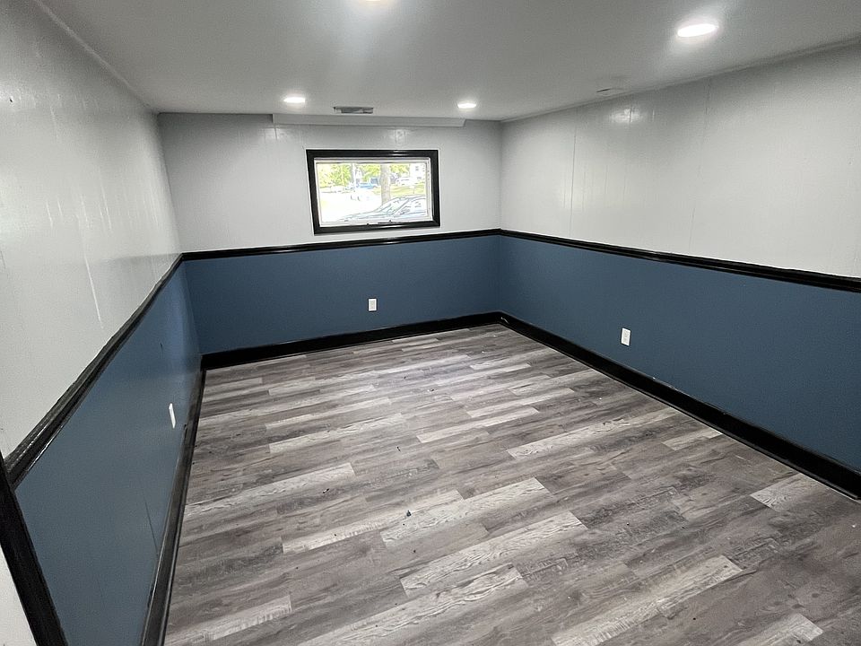 1st image of 16 Kaine Dr #1
