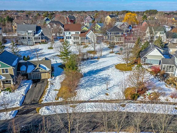 2nd image of 308 Melville Ct N