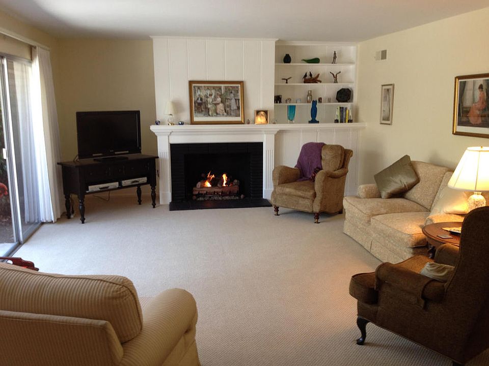 1st image of 505 Carriage Hill Ct