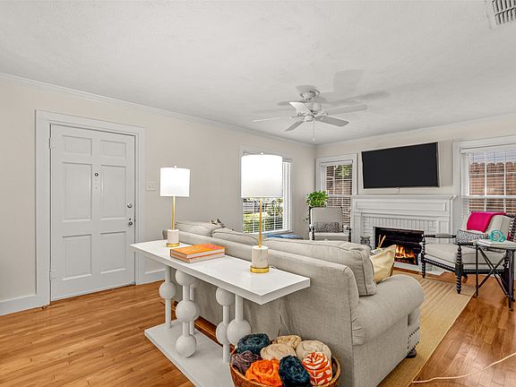 4th image of 5329 Pershing Ave