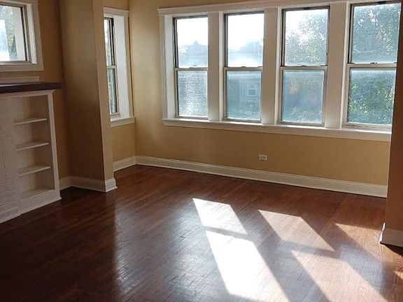 2nd image of 4432 W End #2