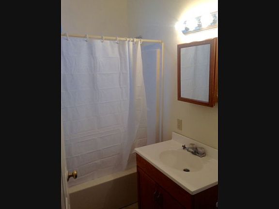 5th image of 2612 Valence St