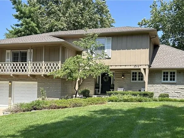 2312 W 98th St, Leawood, KS 66206