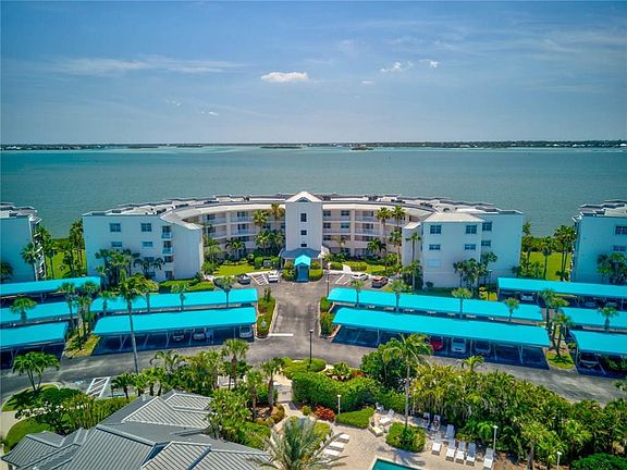 3rd image of 5750 NE Island Cove Way APT 3307