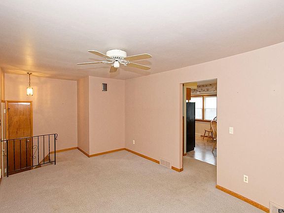 4th image of 49 Wertman Ln