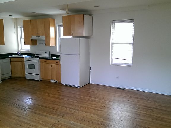 2nd image of 518 N May St #Coach