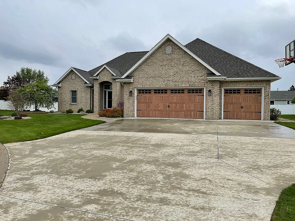 7836 Acorn Ct photo 1