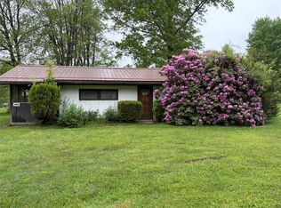 1402 Hickory St, Linesville, PA 16424