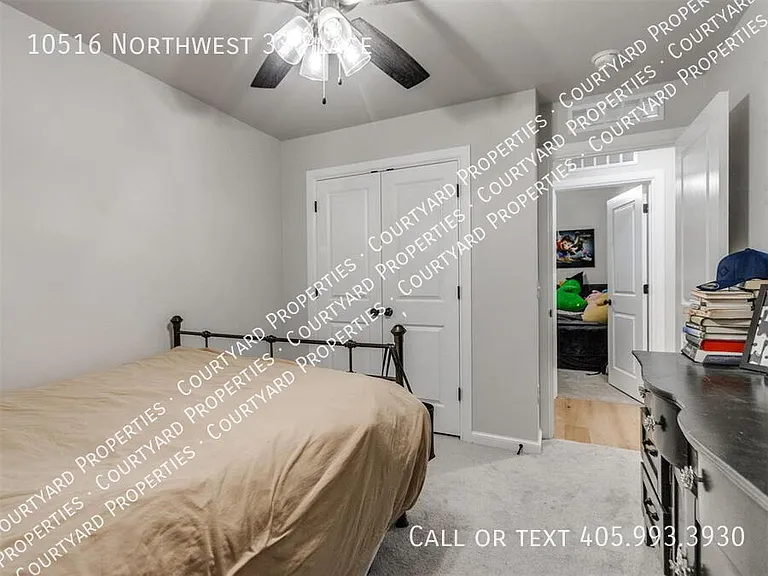10516 NW 33rd Pl — Photo 15