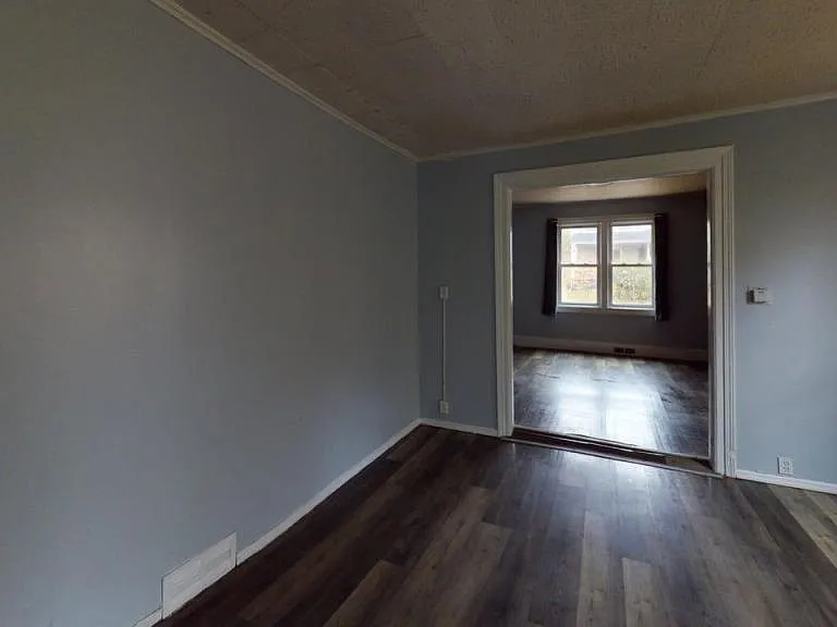 10 Locust St — Photo 9